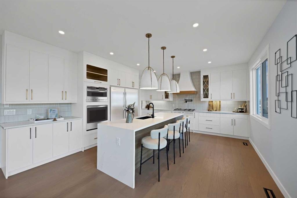 Luxury kitchen with large island
